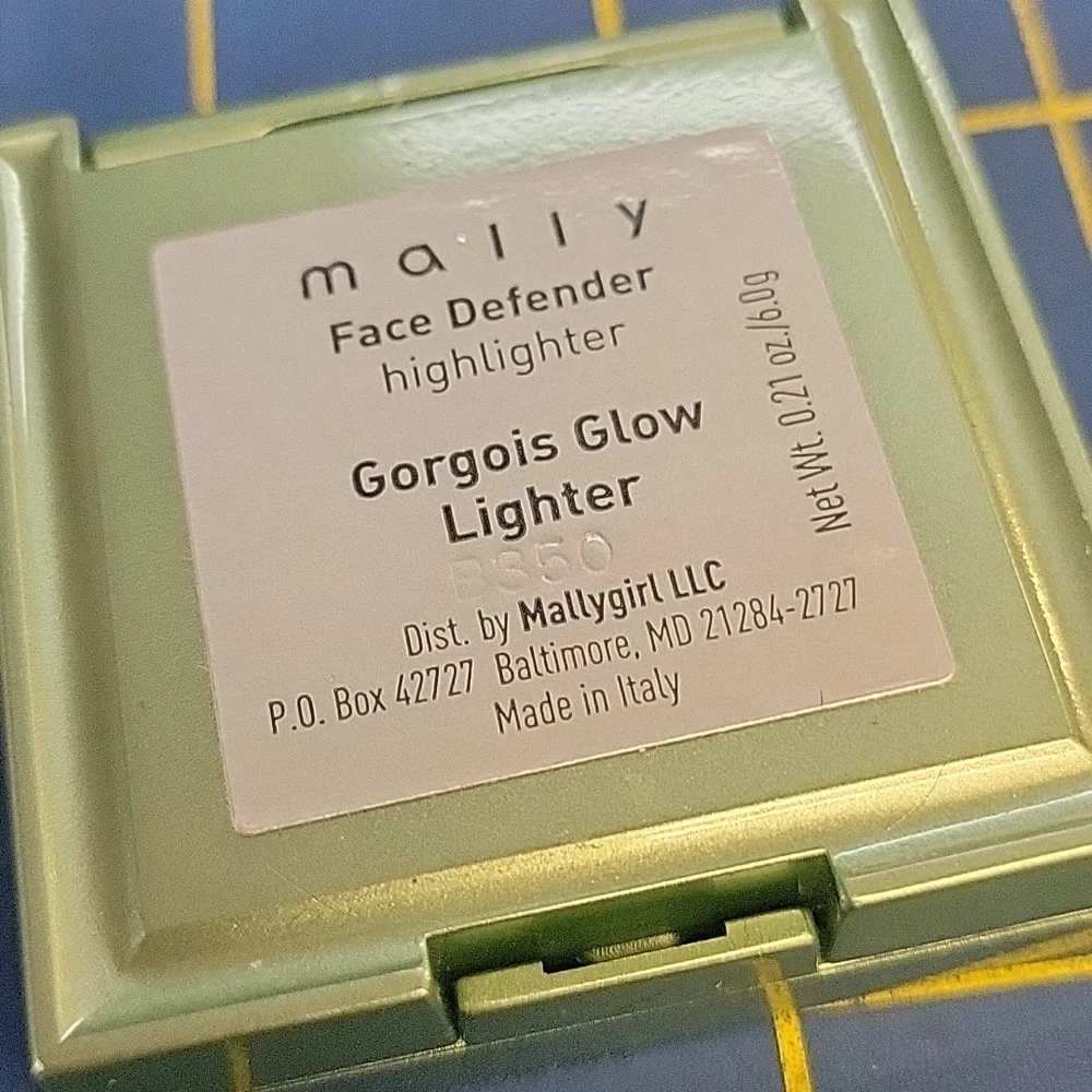 Mally Face Defender Highlightee Gorgois Glow Lighter 6g New Compact